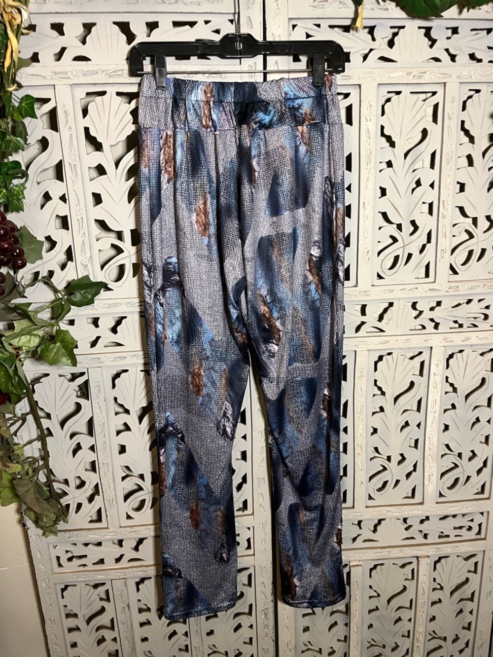 TOTAL CUTENESS BLUE GRAY & BROWN ABSTRACT ALL-OVER PATTERN PANTS